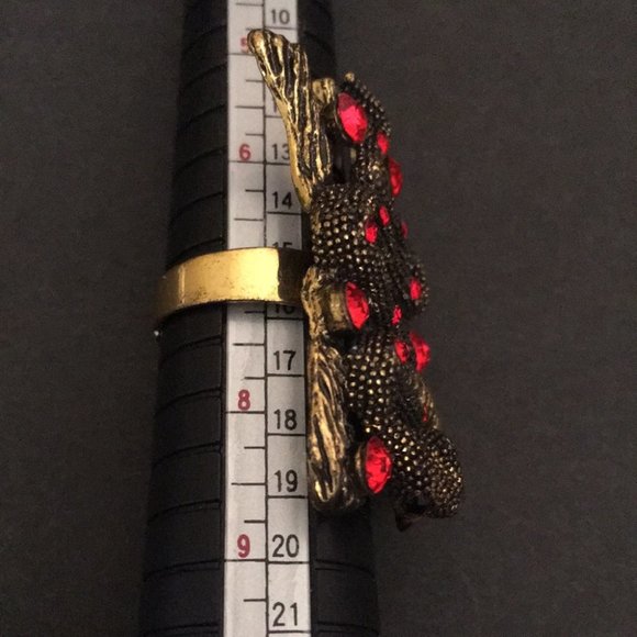 Unique Snake Ring - Picture 7 of 8